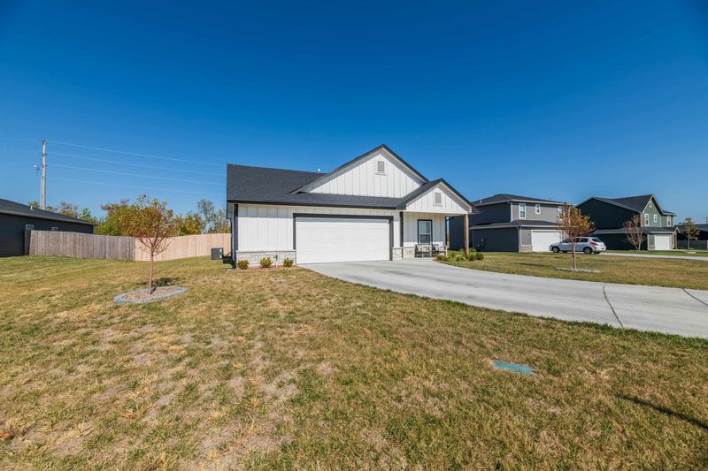 7468 E Pheasant Ridge St, Bel Aire, KS 67226