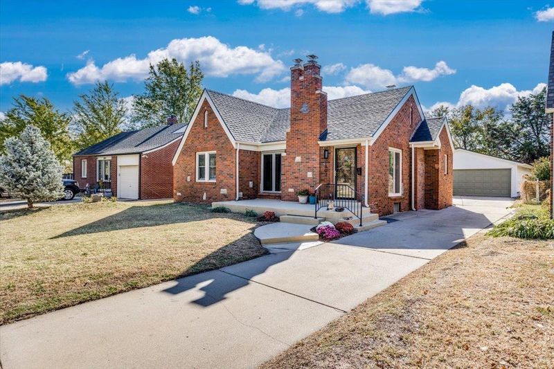 1807 E Giltner Cir, Wichita, KS 67211