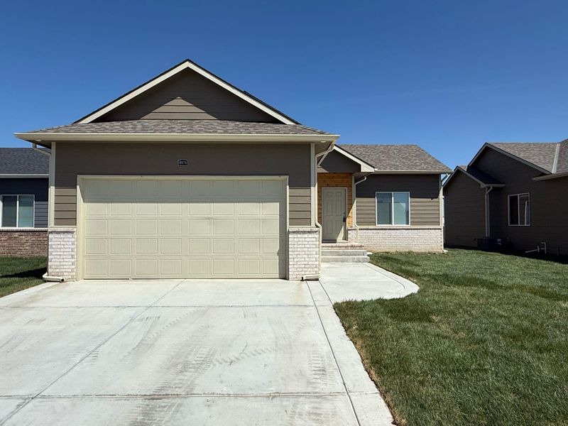 8974 E Summerside Pl, Bel Aire, KS 67226