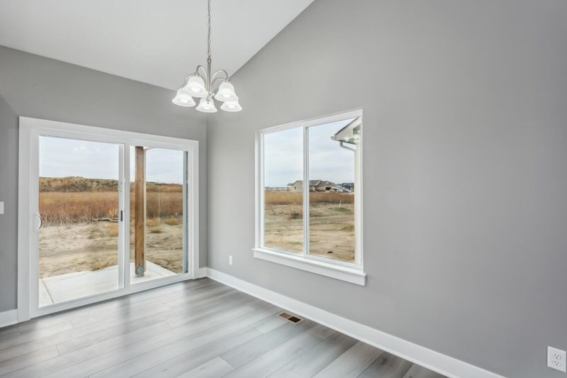 8974 E Summerside Pl, Bel Aire, KS 67226