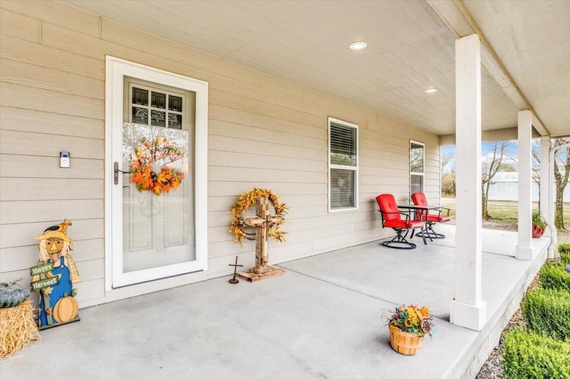 512 N Main St, Whitewater, KS 67154