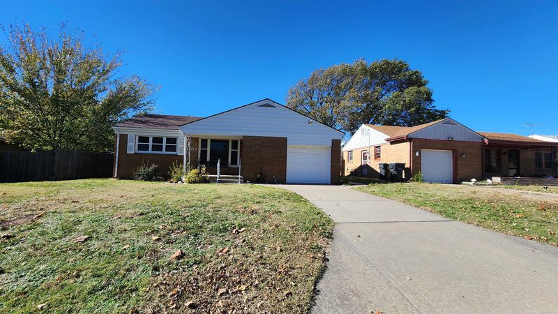 1209 Allison St, Newton, KS 67114