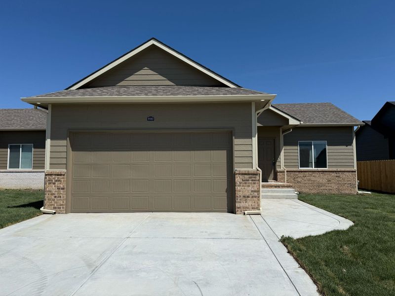 8980 E Summerside Pl, Bel Aire, KS 67226