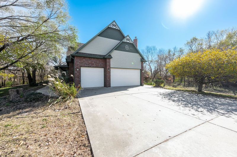 15815 E 55th St S, Derby, KS 67037