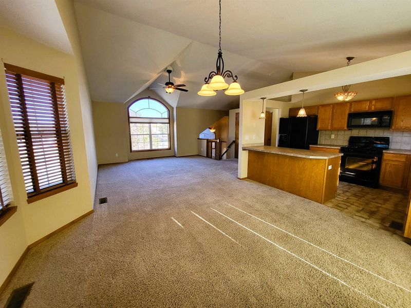 2523 E Cambridge Ct, Park City, KS 67219