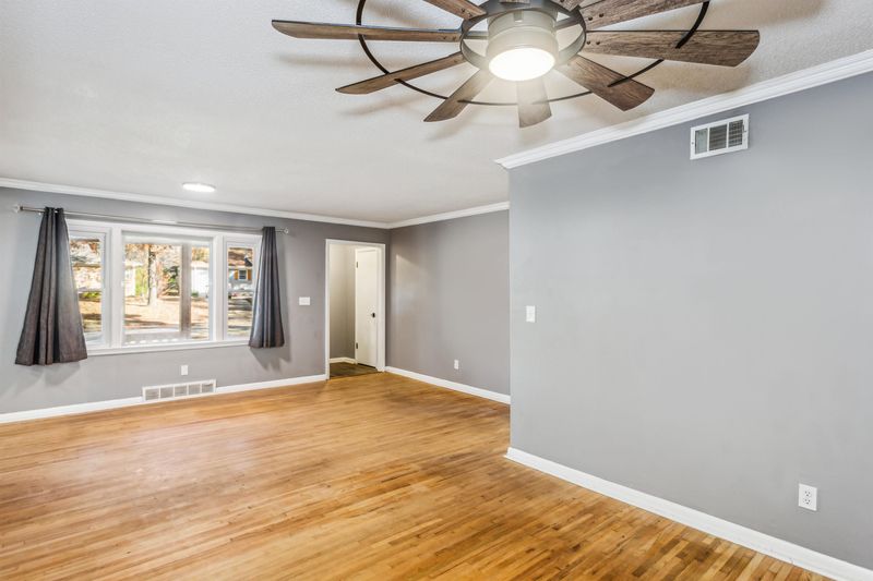 865 N El Paso, Derby, KS 67037