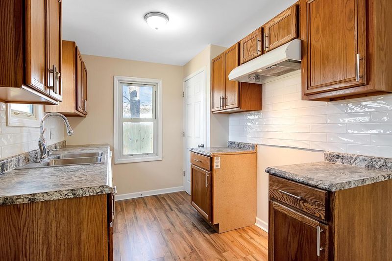 2011 S Topeka, Wichita, KS 67211