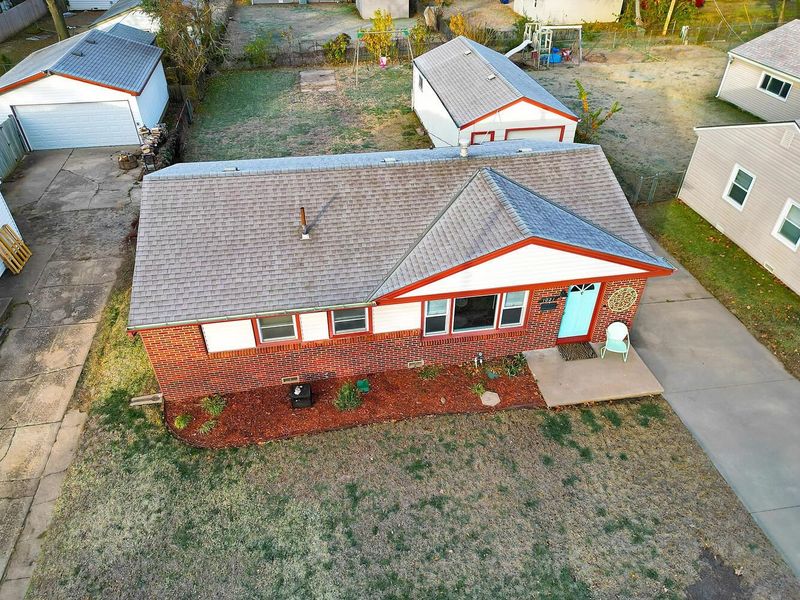 1021 N El Paso Dr, Derby, KS 67037
