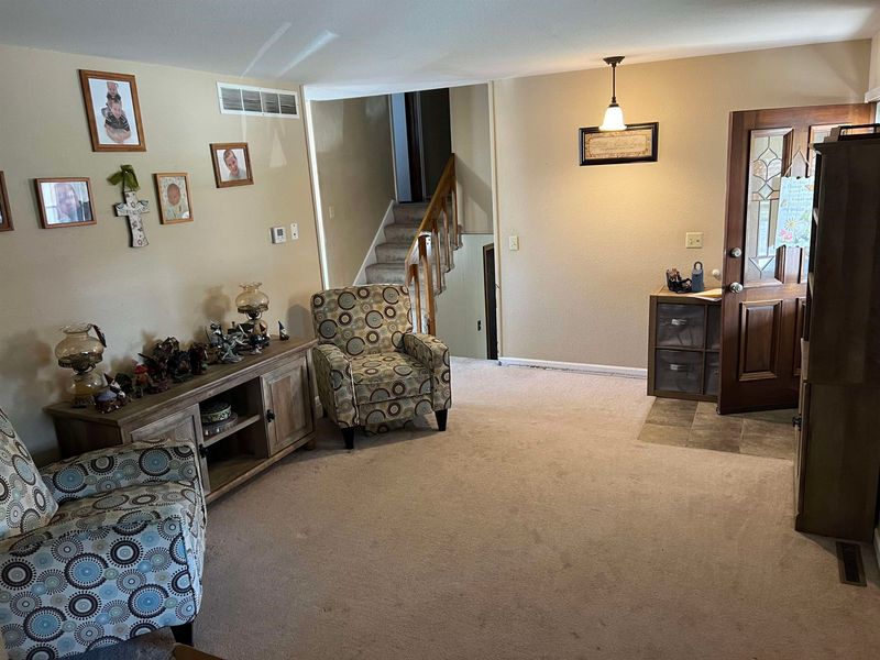 524 E 5th St, Goddard, KS 67052