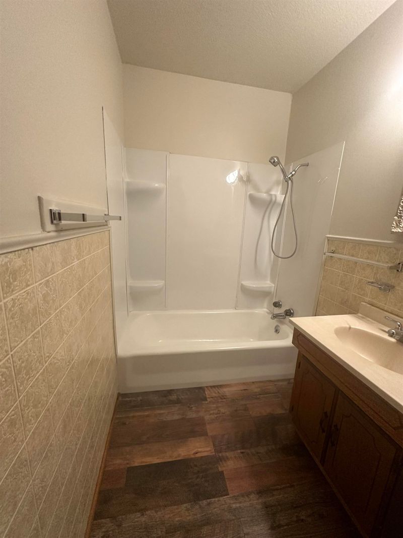 635 S 3rd St, Salina, KS 67401