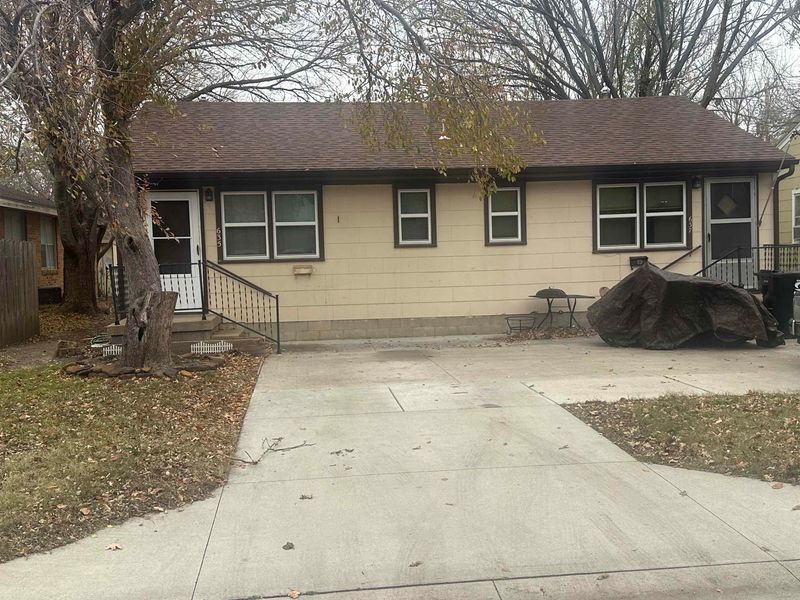 635 S 3rd St, Salina, KS 67401