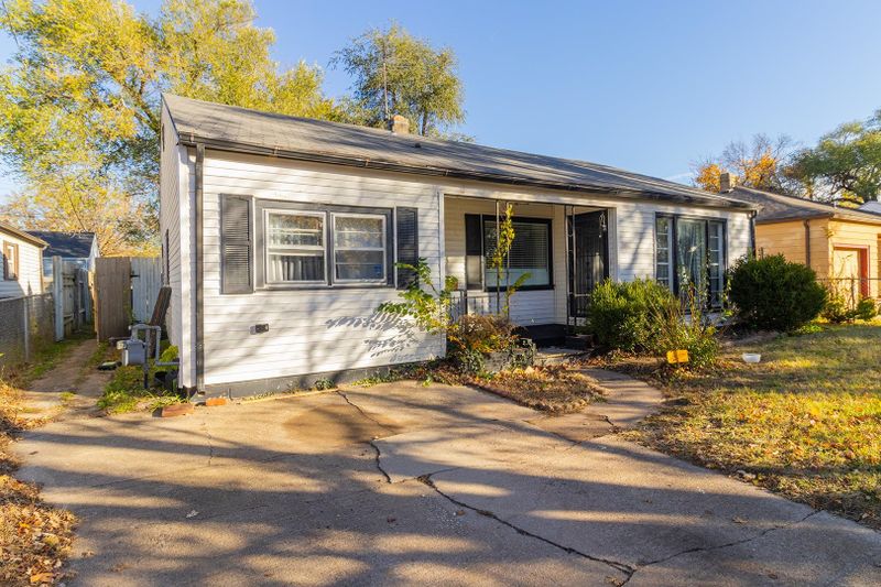 2035 E Random Rd, Wichita, KS 67214