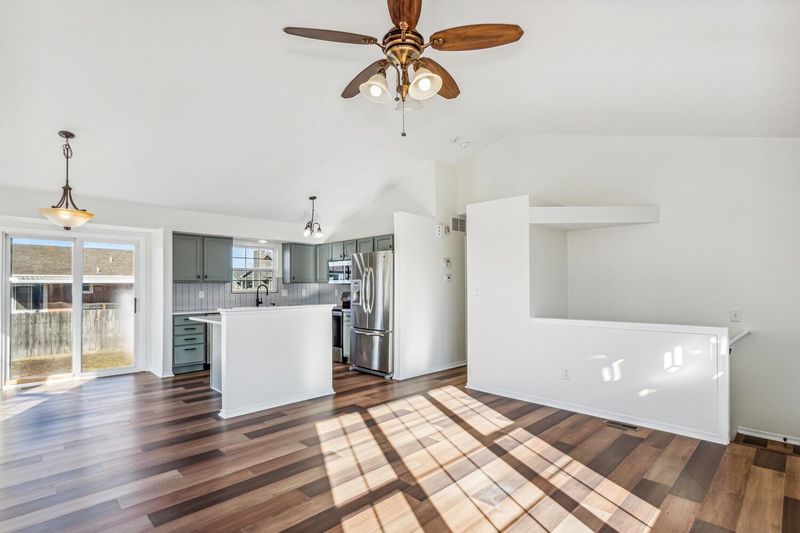 2608 E Cambridge St, Park City, KS 67219