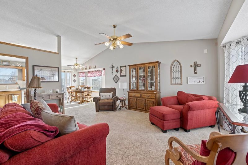 640 Plantation St, Maize, KS 67101-9582