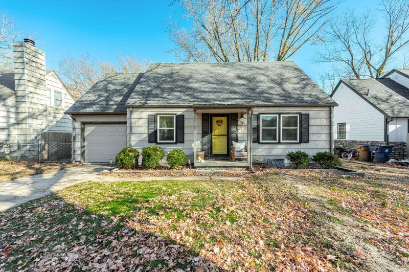 528 S Lakeview Dr, Derby, KS 67037