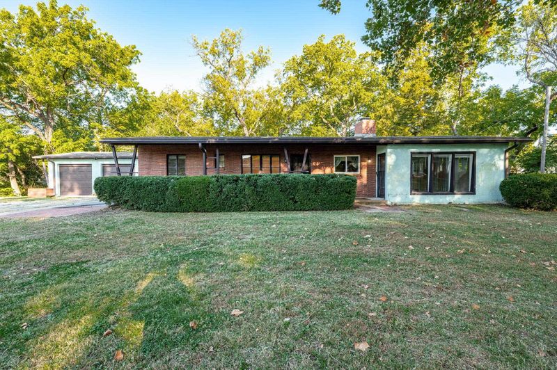2700 E Timberlane St, Wichita, KS 67216