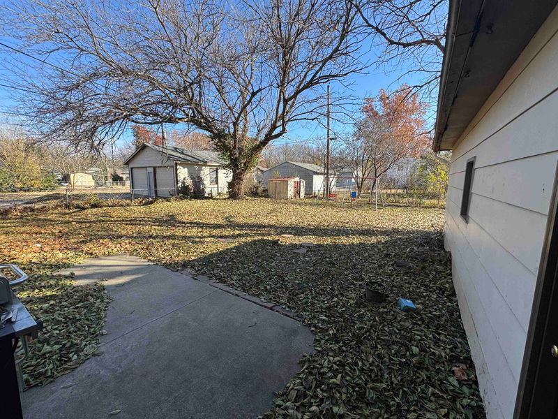 536 S Circle Dr, Derby, KS 67037