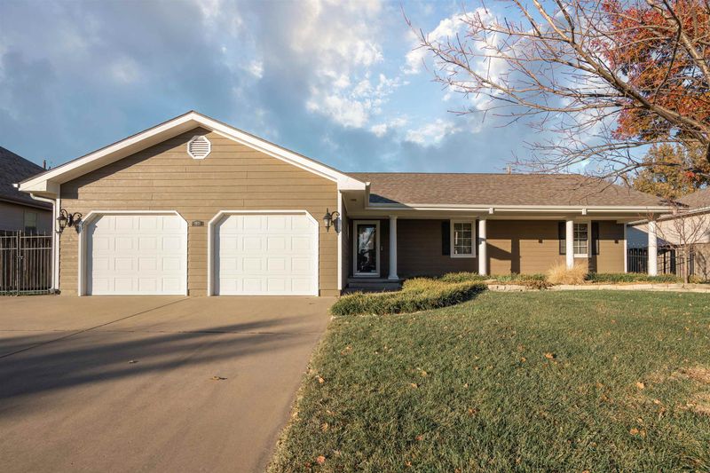 2431 Pheasant Ln, Salina, KS 67401