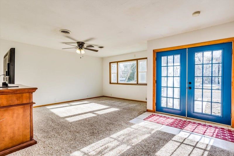414 W 10th St, Andover, KS 67002