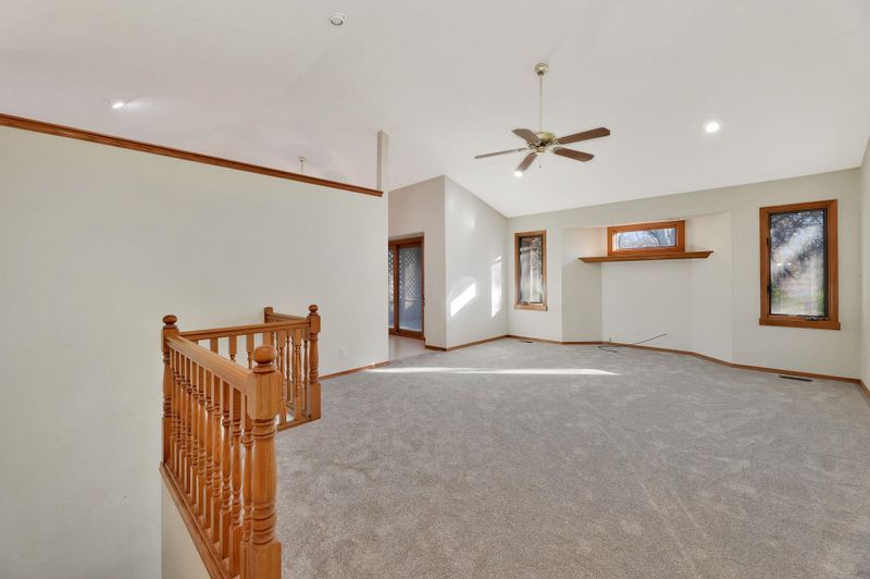 312 N Walnut Creek Dr, Derby, KS 67037