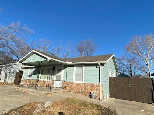5726 E Harry St, Wichita, KS 67218