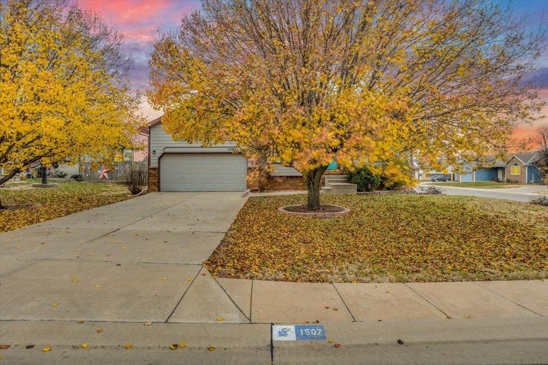 1507 N Walnut Creek, Derby, KS 67037