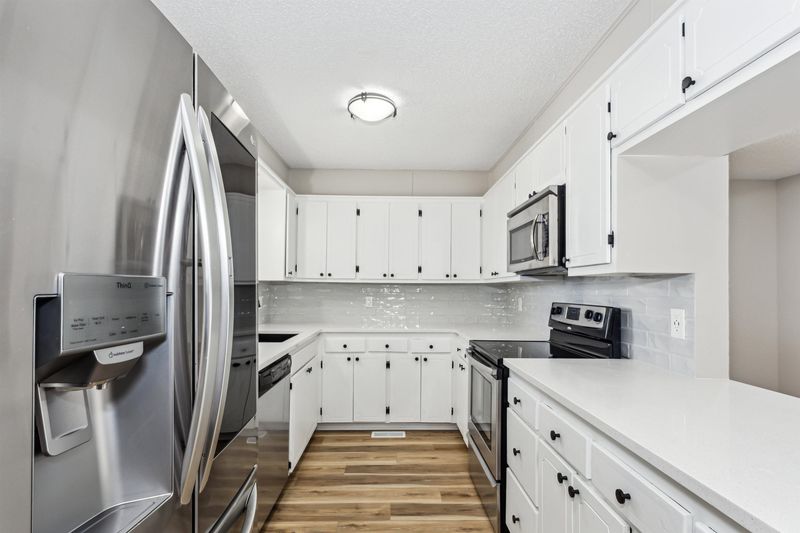 218 E Fox Brier Rd, Rose Hill, KS 67133