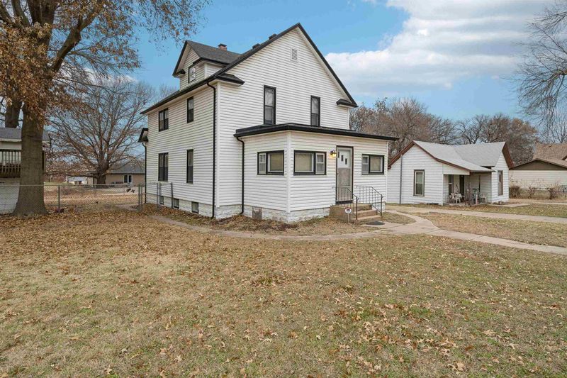 219 S Byers Ave, Clearwater, KS 67026