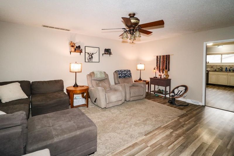 125 W Virginia Rd, Andover, KS 67002