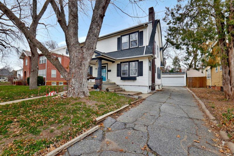 302 S Bluff Ave, Wichita, KS 67218