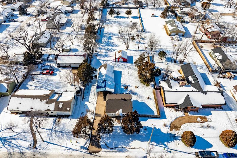 925 S Pine St, Newton, KS 67114