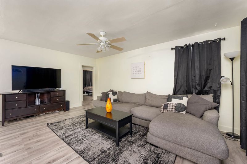 321 N Edwards Ave, Wichita, KS 67203-5342