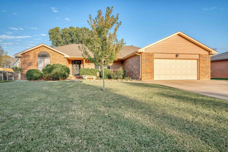 319 Seitz Dr, Salina, KS 67401