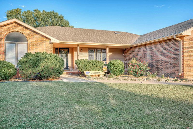 319 Seitz Dr, Salina, KS 67401