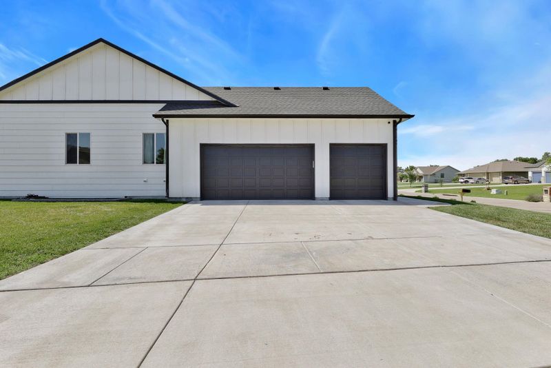 6430 S Jade Ct, Derby, KS 67037