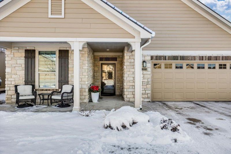 913 E Cross Creek Ct, Derby, KS 67037