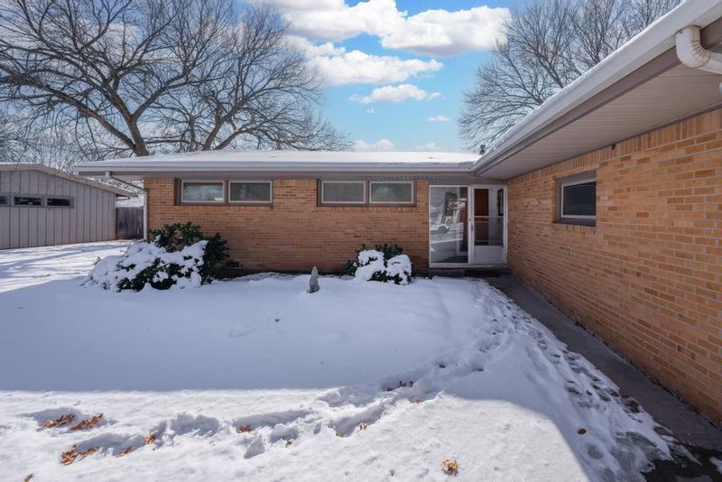6427 E Marjorie St, Wichita, KS 67206