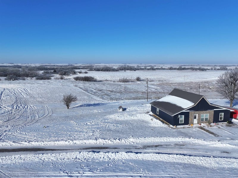 955 23rd Rd, Brookville, KS 67425