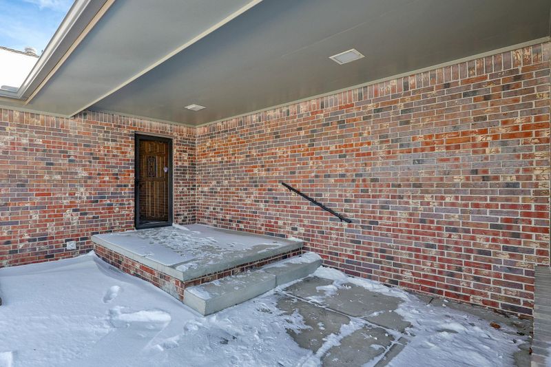 104 E Saint Cloud Pl, Wichita, KS 67230
