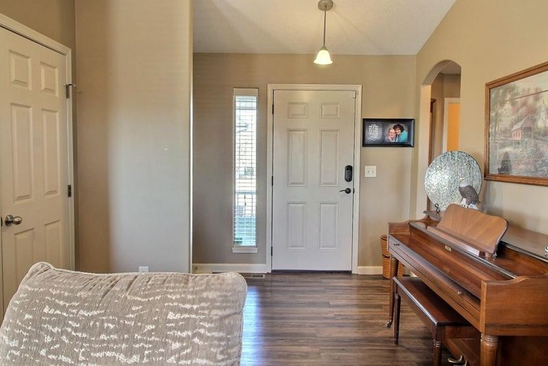 2213 E Tall Tree Rd, Derby, KS 67037