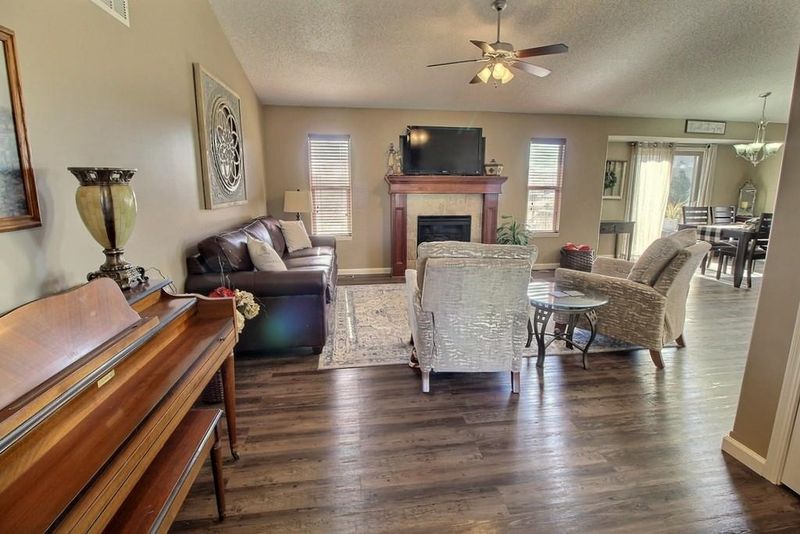 2213 E Tall Tree Rd, Derby, KS 67037