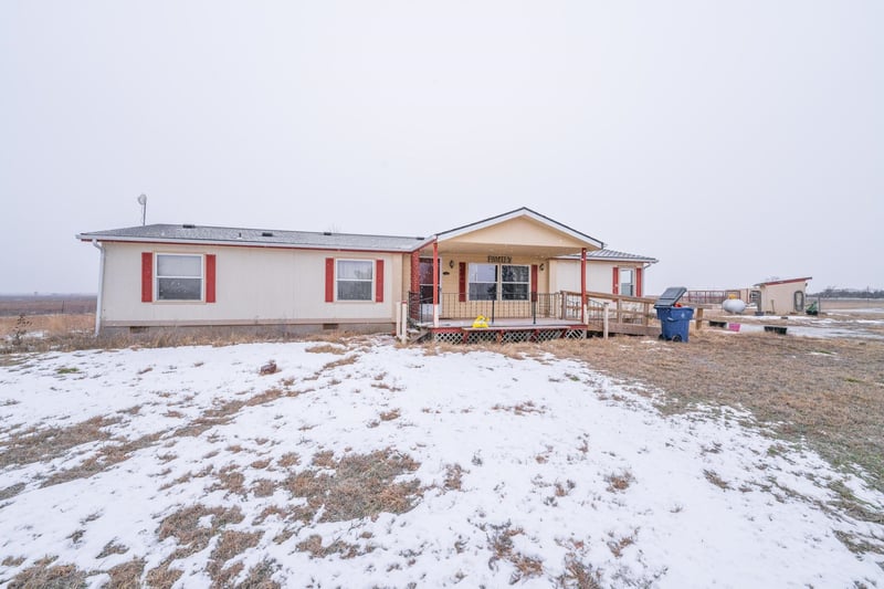 987 W Ray Rd, Conway Springs, KS 67031