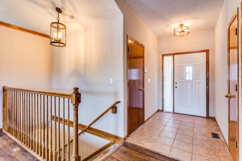 2906 N Button Bush St, Derby, KS 67037