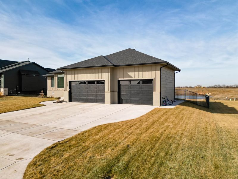 120 S Wellcrest Ct, Goddard, KS 67052