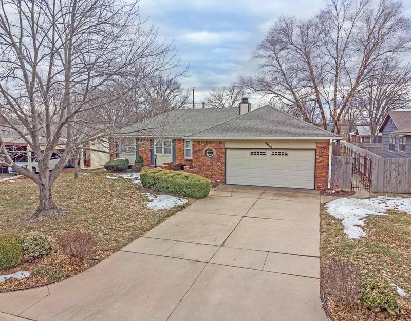 8029 E Watson Ln, Wichita, KS 67207