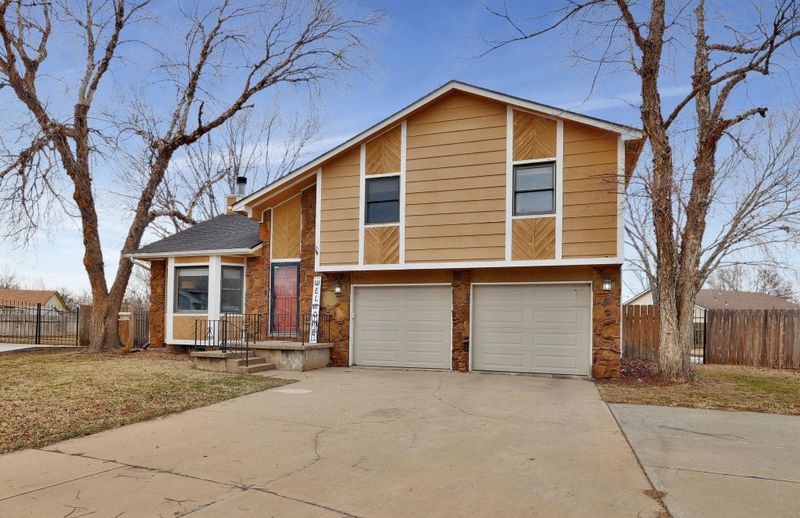 6212 Juno Ct, Wichita, KS 67215