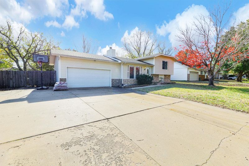 507 E Burning Tree Rd, Derby, KS 67037