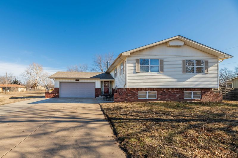 734 W Mona St, Wichita, KS 67217
