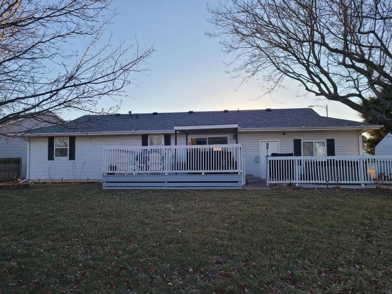 1102 Red Sky Ct, Winfield, KS 67156