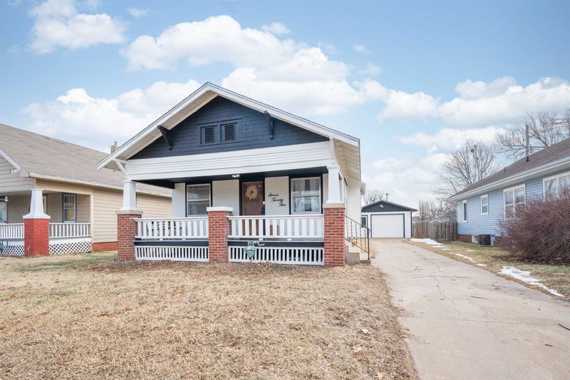 725 S 5th St, Salina, KS 67401